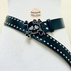 Black and silver skull belt